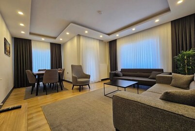 New Flat&Large Living Space(2-6) Near Lara Beach