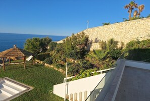 Property grounds - Sea View Villa in Ras Jbal (Ras Jebel)