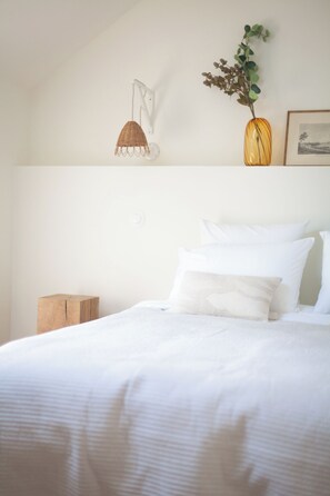 3 chambres, fer et planche à repasser, Wi-Fi, draps fournis