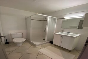 House | Bathroom
