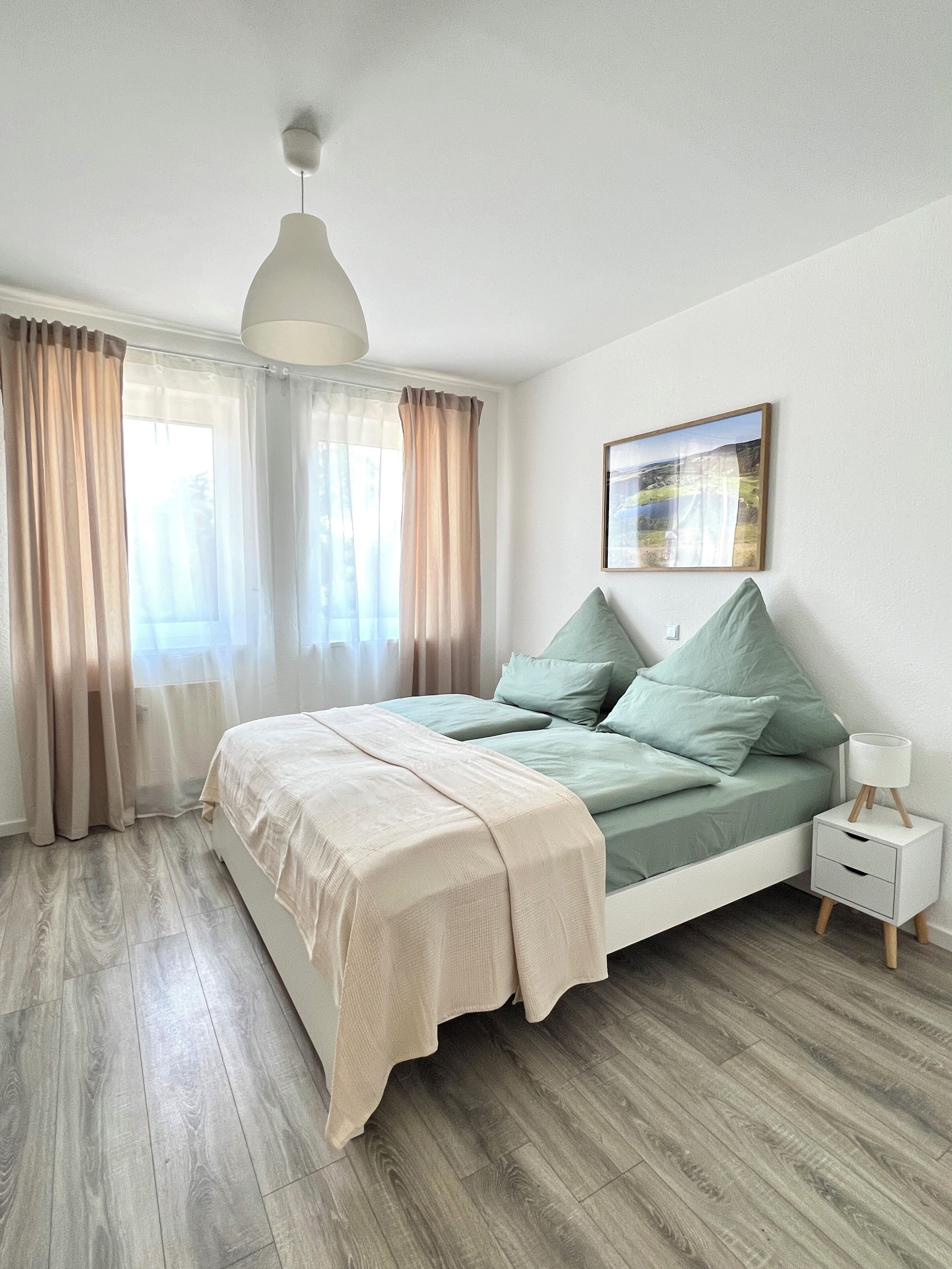 1 dormitori, escriptori, wifi gratuïta i roba de llit 