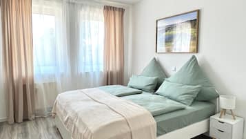 1 slaapkamer, een bureau, gratis wifi, beddengoed