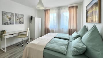 1 bedroom, desk, free WiFi, bed sheets