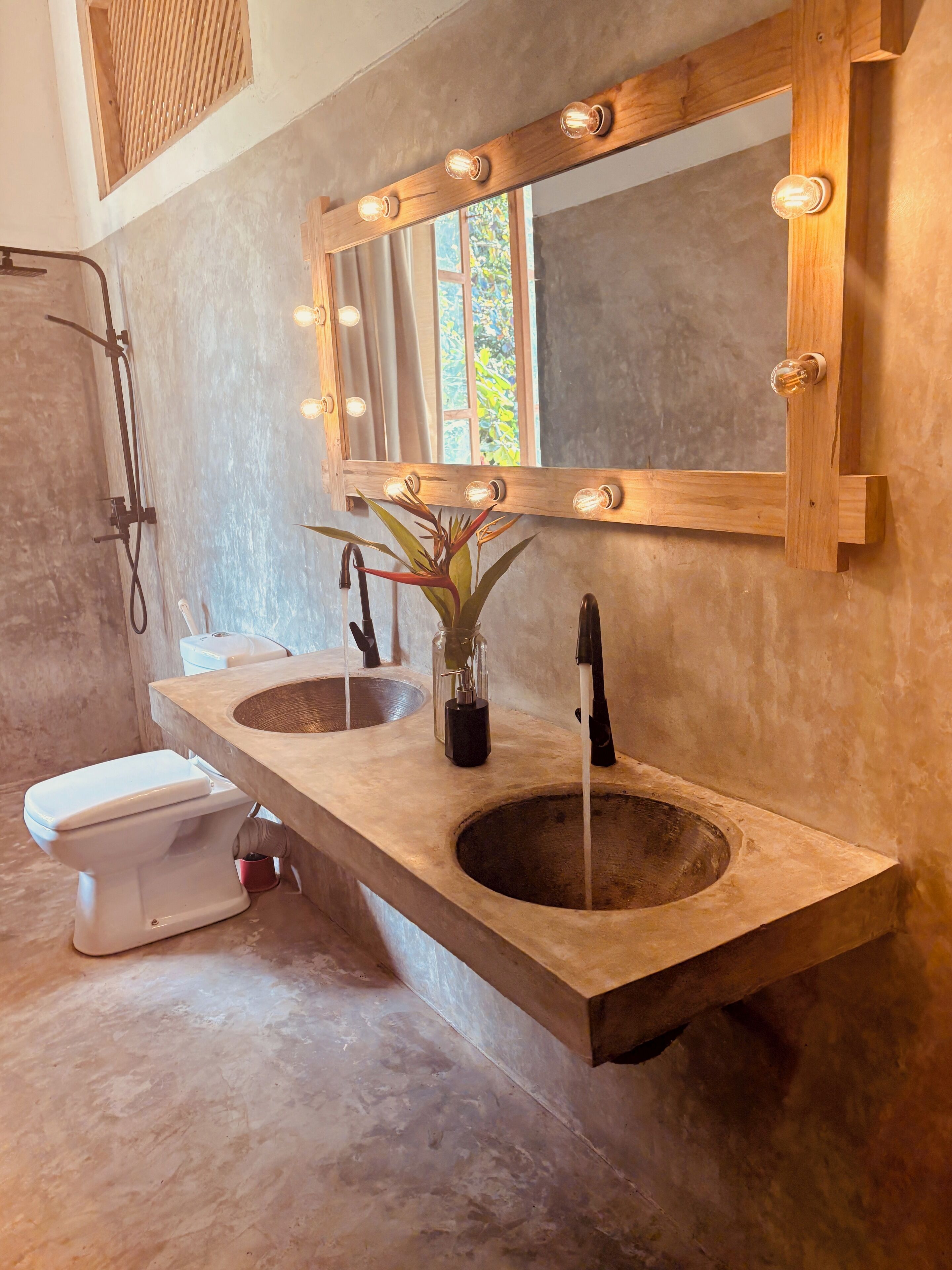 Comfort-Doppelzimmer, Balkon, Gartenblick | Badezimmer | Bidet, Seife, Toilettenpapier