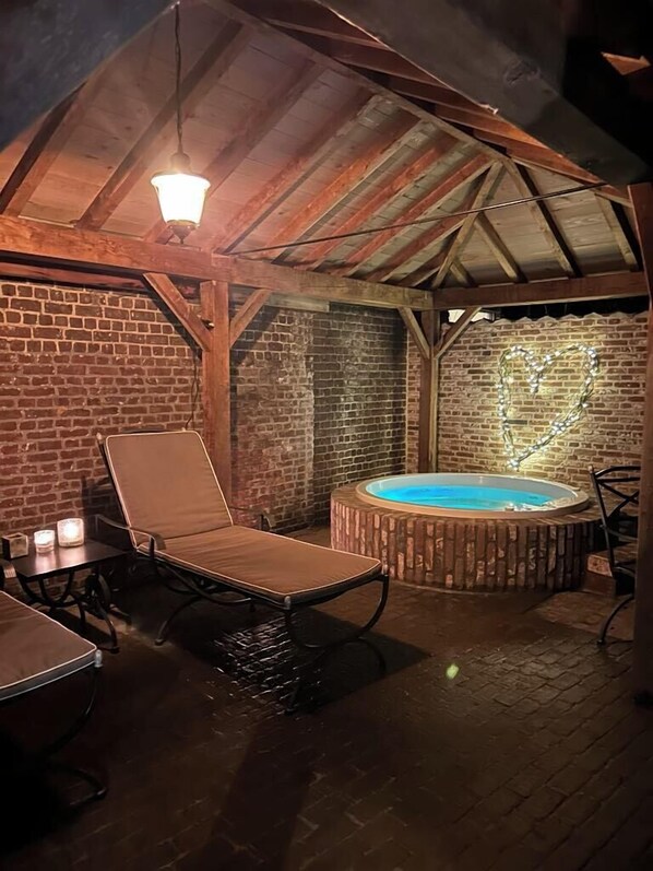 Hot tub, steam room, massages - Les Salonnières-Privé wellness & BnB (Kruishoutem)