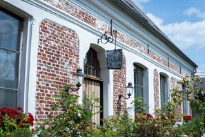 Front of property - Les Salonnières-Privé wellness & BnB (Kruishoutem)