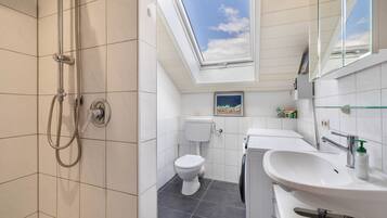 Douche, serviettes fournies