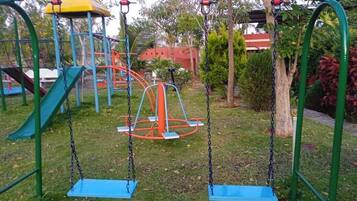 Children’s play area – outdoor