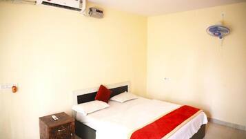 Deluxe Room | Premium bedding, bed sheets