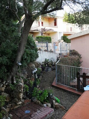 Property grounds - House D&G Family (Luddui)