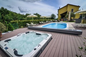 Piscine extérieure