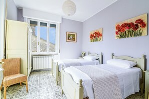 3 chambres, fer et planche à repasser, Wi-Fi gratuit, draps fournis