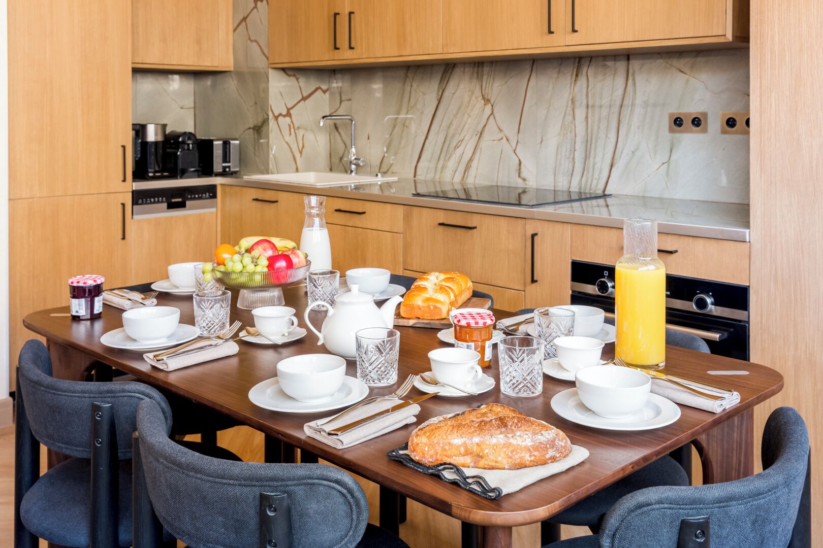 Petit déjeuner servi tous les jours en supplément