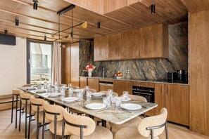 Apartment, City View | Private kitchen