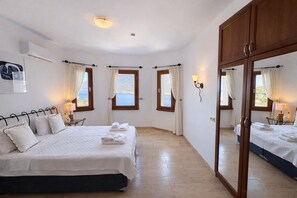 Villa, Sea View | Iron/ironing board, free WiFi