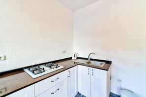 Villa, vista mare | Ferro/asse da stiro, Wi-Fi gratuito