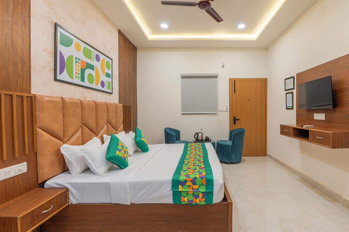 Standard Double Room | Iron/ironing board