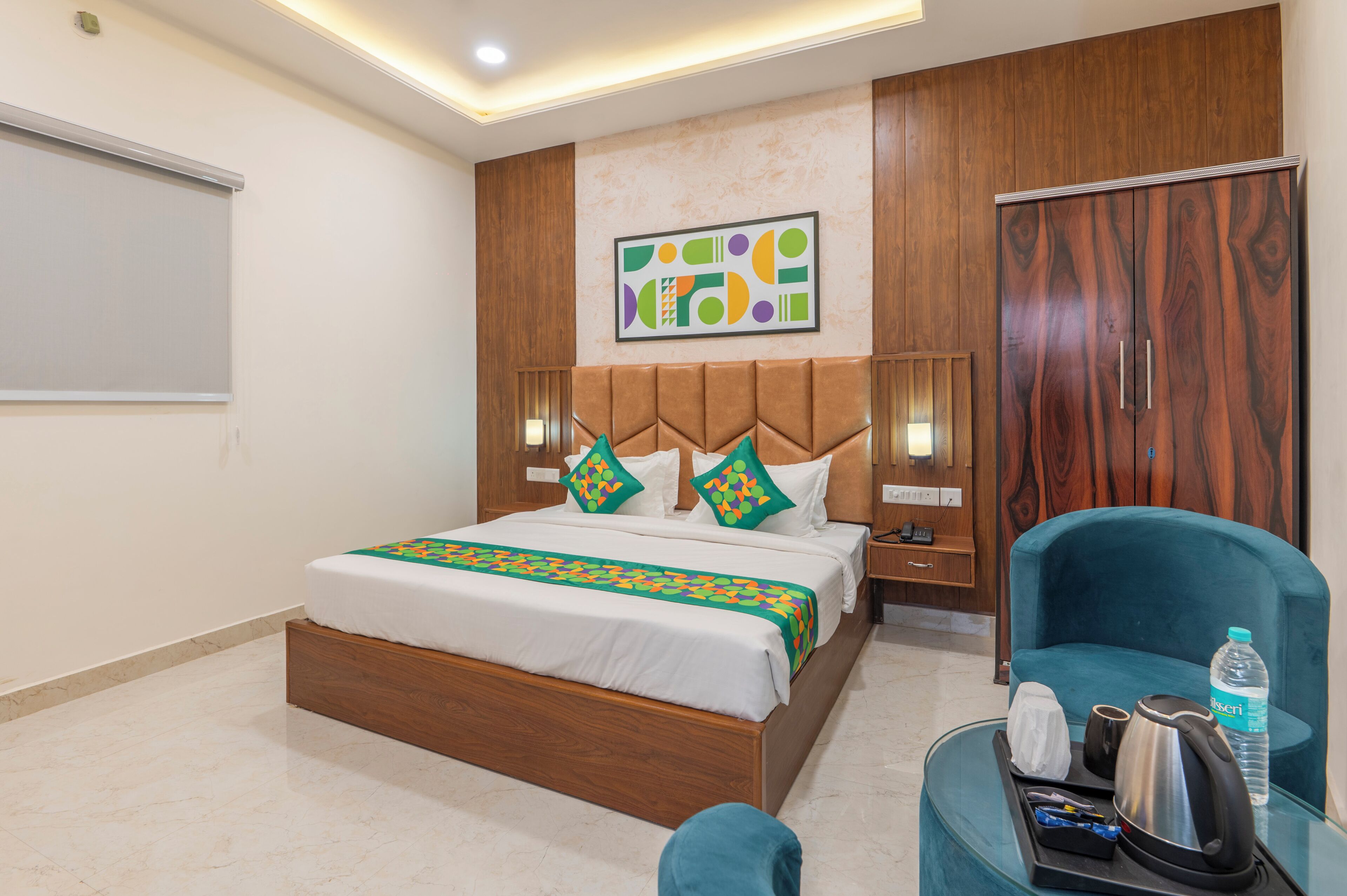 Standard Double Room | Desk, iron/ironing board