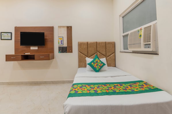 Deluxe Double Room | Iron/ironing board