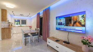 Superior House, 3 Bedrooms, Mobility Accessible, Air conditioning | Laptop workspace, iron/ironing board, free WiFi, bed sheets