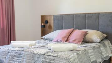 Superior House, 3 Bedrooms, Mobility Accessible, Air conditioning | Laptop workspace, iron/ironing board, free WiFi, bed sheets