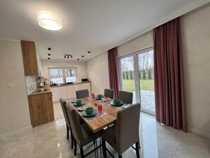 Mini-fridge, microwave, oven, stovetop - Apartamenty Max House (Zator)