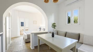 Studio Mewah, pemandangan kota | Brankas, tirai kedap cahaya, dan Wi-Fi gratis