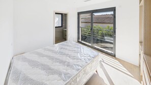 5 bedrooms, iron/ironing board, free WiFi, wheelchair access