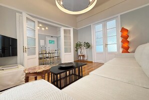 特色公寓, 城市景 | 客廳 | 55 吋平面電視連數碼電視頻道