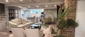 Peaceful escape! PRIVATE 1BR apartment! Stone FP, pool & pickleball court.