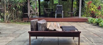 Tiny home in the rainforest. Relax with the Wallabies and abundant birdlife,