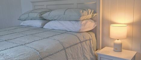 1 slaapkamer, een strijkplank/strijkijzer, wifi, beddengoed