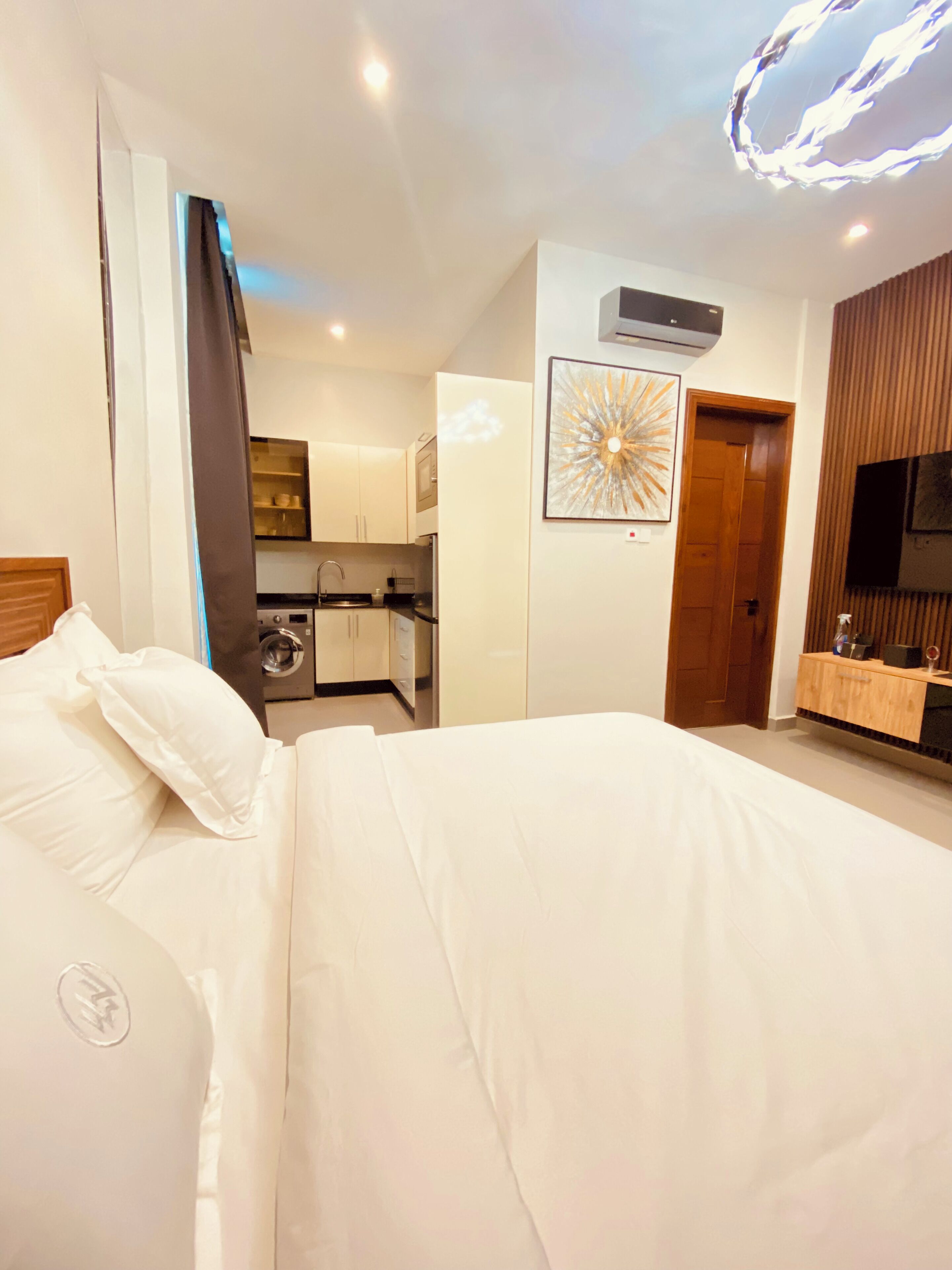 Individually furnished, laptop workspace, free WiFi