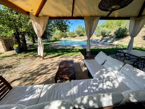 Outdoor dining - Detached Villa with Games Room, Pool, and Panoramic Views in San Damiano (San Damiano)