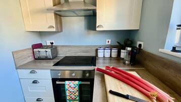 Cookware/dishes/utensils