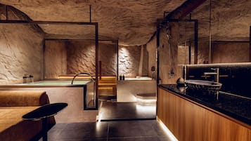 Minibar med vissa gratis produkter och individuell inredning