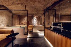 Minibar (con alcuni snack e alcune bevande gratis)