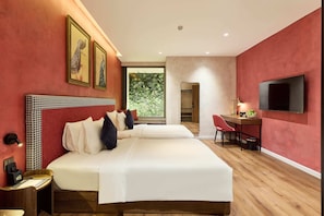 Desk, laptop workspace, free WiFi, bed sheets