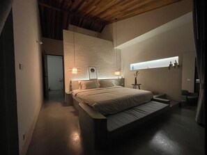 3 bedrooms, in-room safe, iron/ironing board, free WiFi