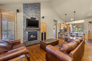 Smart TV, fireplace, DVD player, offices