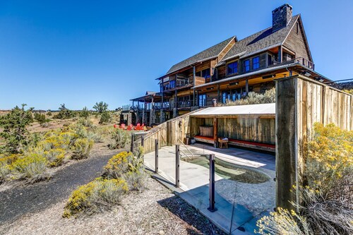 Elegant Cabin Retreat at Brasada Ranch | Golf Views, Private Decks & Resort Perks
