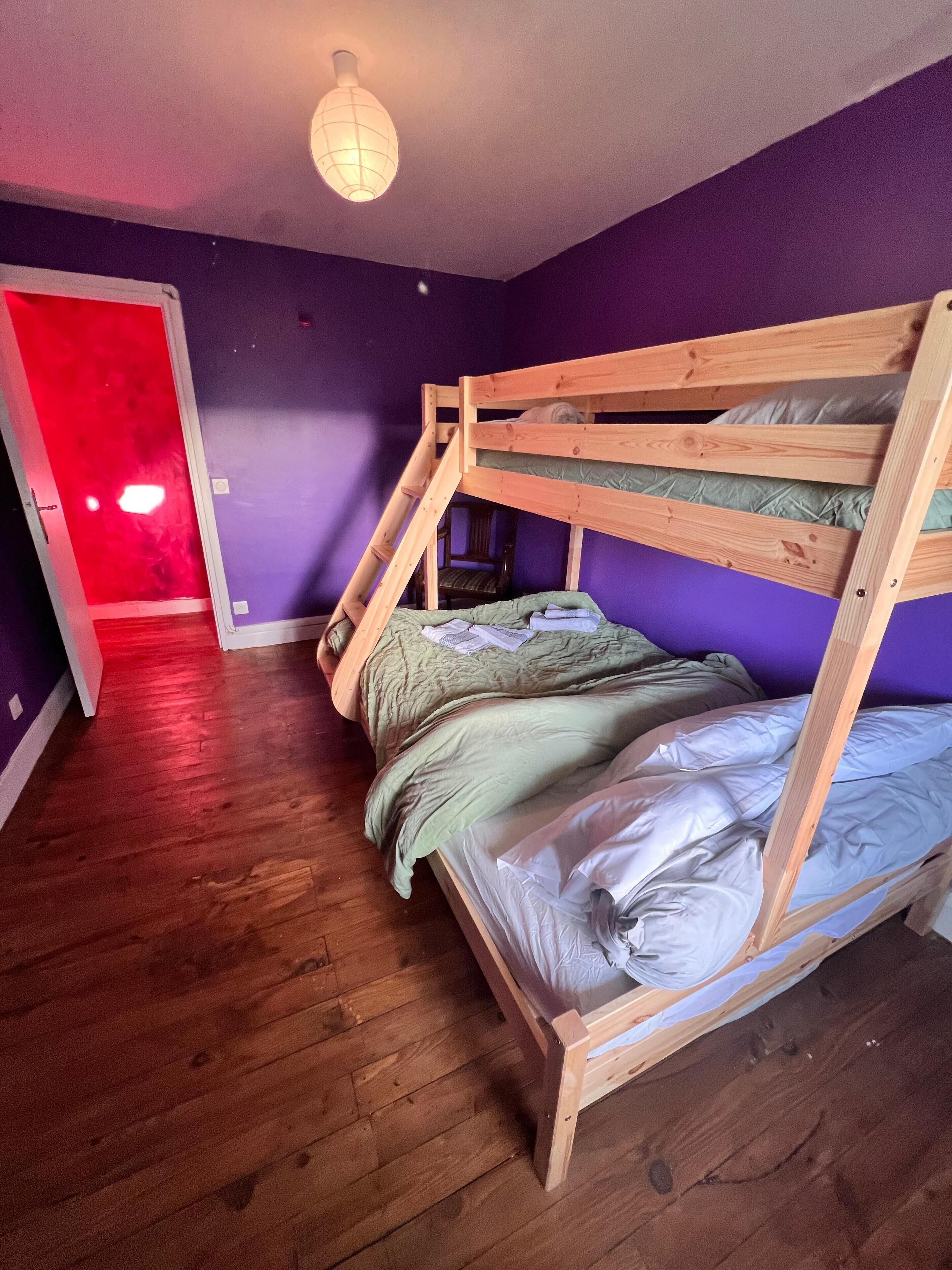 4 chambres, fer et planche à repasser, Wi-Fi, draps fournis