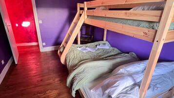 4 chambres, fer et planche Ă repasser, Wi-Fi, draps fournis