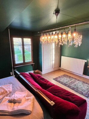 4 chambres, fer et planche à repasser, Wi-Fi, draps fournis