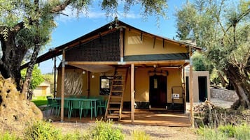 Deluxe Tent | Free WiFi