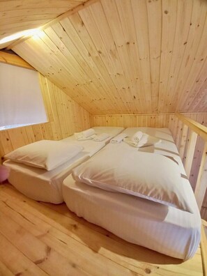 Standard Bungalow, Garden View | Free WiFi - Nirikos Camping (Lefkada)