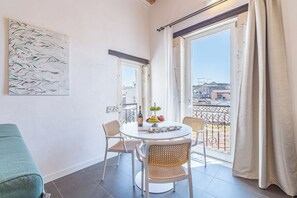 Deluxe Apartment, Bay View | Living area