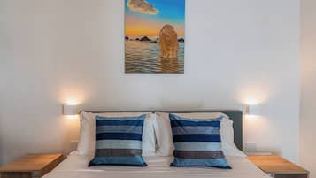 Deluxe Apartment, Bay View | In-room safe, desk, laptop workspace, blackout curtains