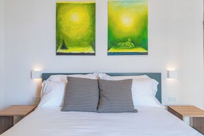 Deluxe Apartment, Bay View | In-room safe, desk, laptop workspace, blackout curtains - La Dimora di San Nicola (Syracuse)