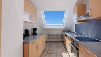 Kühlschrank, Ofen, Herdplatte, Geschirrspüler